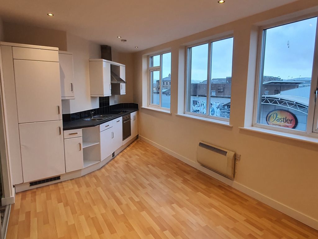 1 bed flat to rent in 25 James Street, Bradford, West Yorkshire BD1
