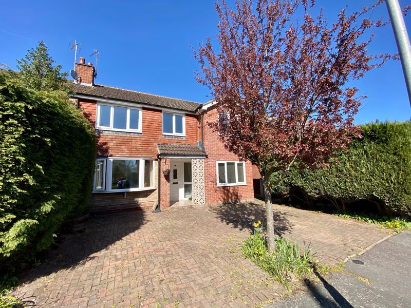 5 bed semidetached house for sale in Eastcott Close, West Heath