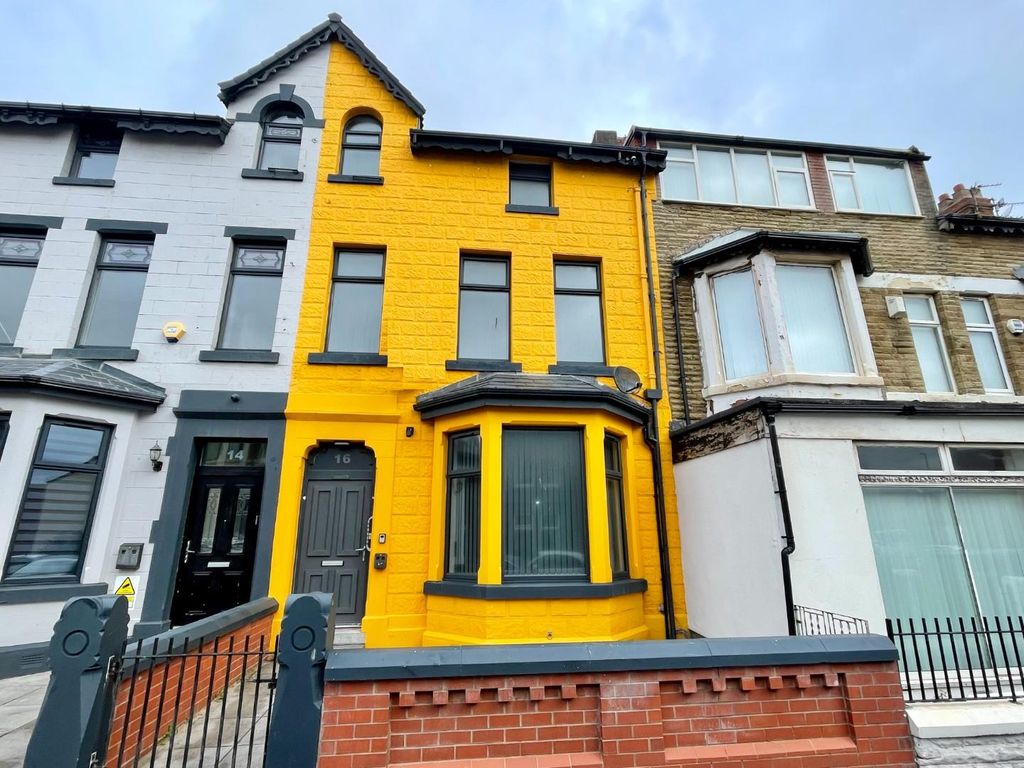 5 bed terraced house for sale in Crystal Road, Blackpool FY1 Zoopla