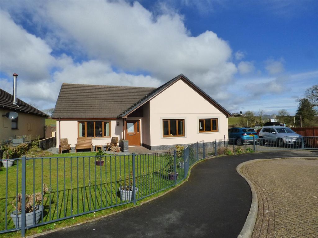 3 bed bungalow for sale in Dol Y Dderwen, Llangain, Carmarthen SA33