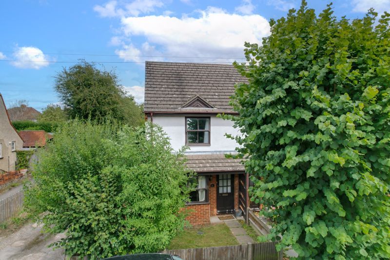 2 bed end terrace house to rent in Park Road, Farnham GU9, £1,500 pcm