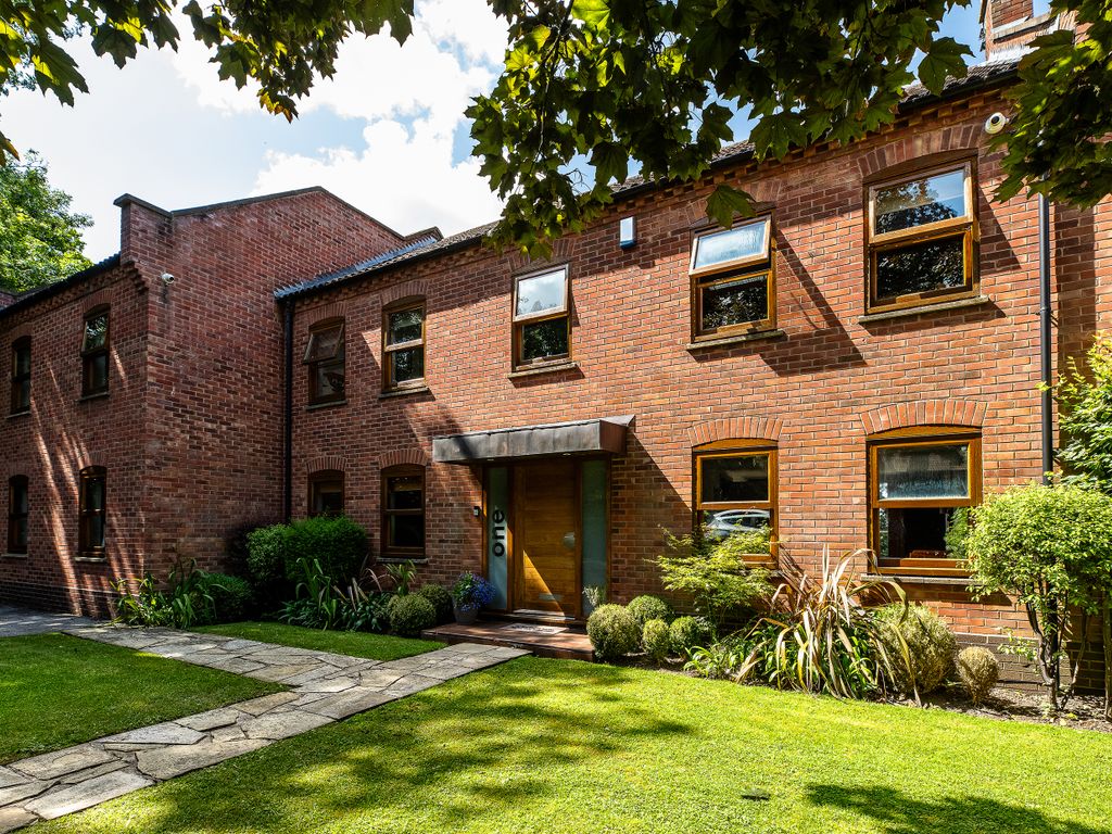 3 bed detached house for sale in Private Road, Sherwood, Nottingham NG5