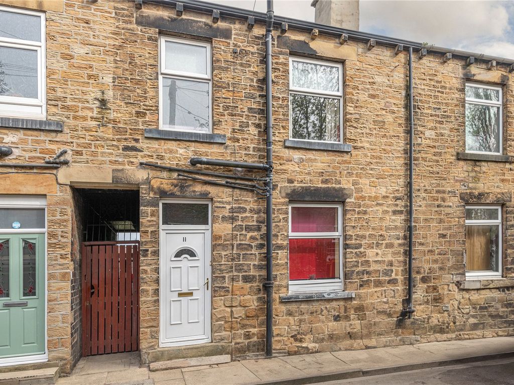 3 bed terraced house for sale in Syke Ings Terrace, Earlsheaton