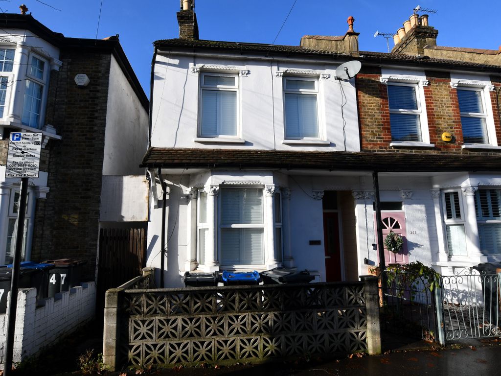 3 bed semidetached house for sale in Sydenham Road, Croydon CR0, £