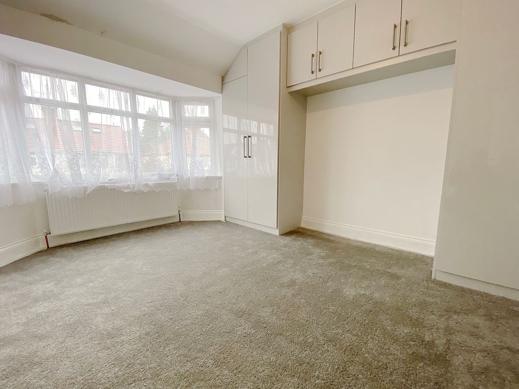 Room to rent in Orchard Avenue, Hounslow TW5 Zoopla