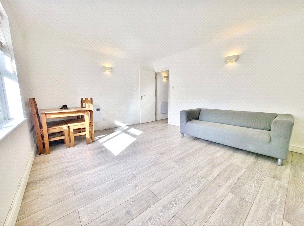 1 bed flat to rent in Rugby Road, Twickenham TW1, £1,450 pcm Zoopla