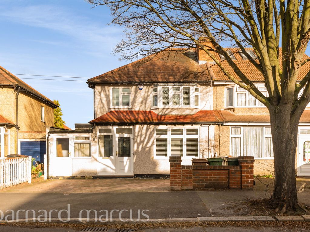 4 bed semidetached house for sale in Leechcroft Road, Wallington SM6