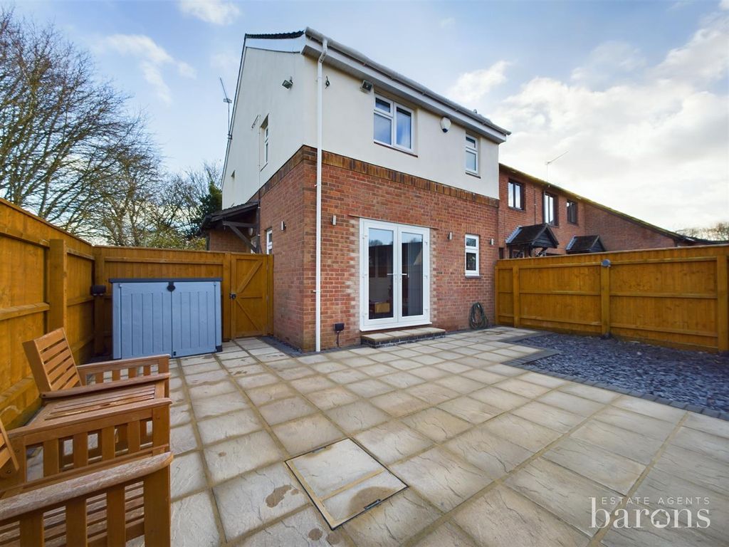 1 bed terraced house for sale in Beecham Berry, Loddon Vale