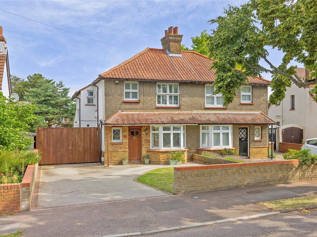 3 bed semidetached house for sale in Park Avenue, Sittingbourne ME10