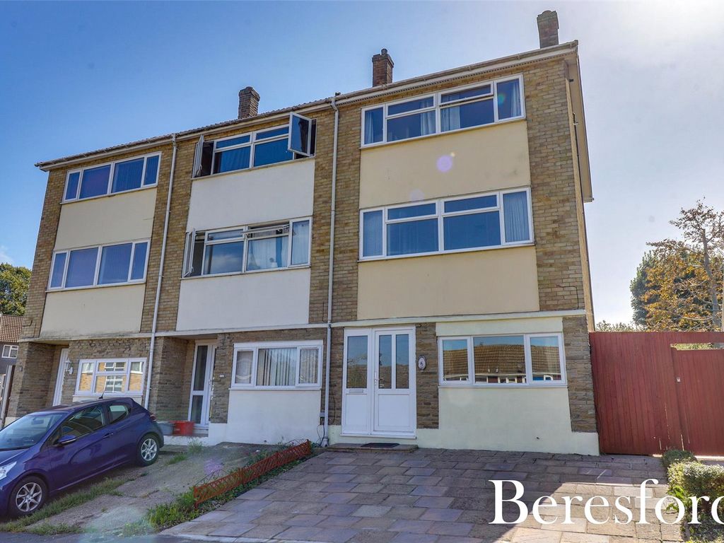3 bed end terrace house for sale in Vine Way, Brentwood CM14, £500,000