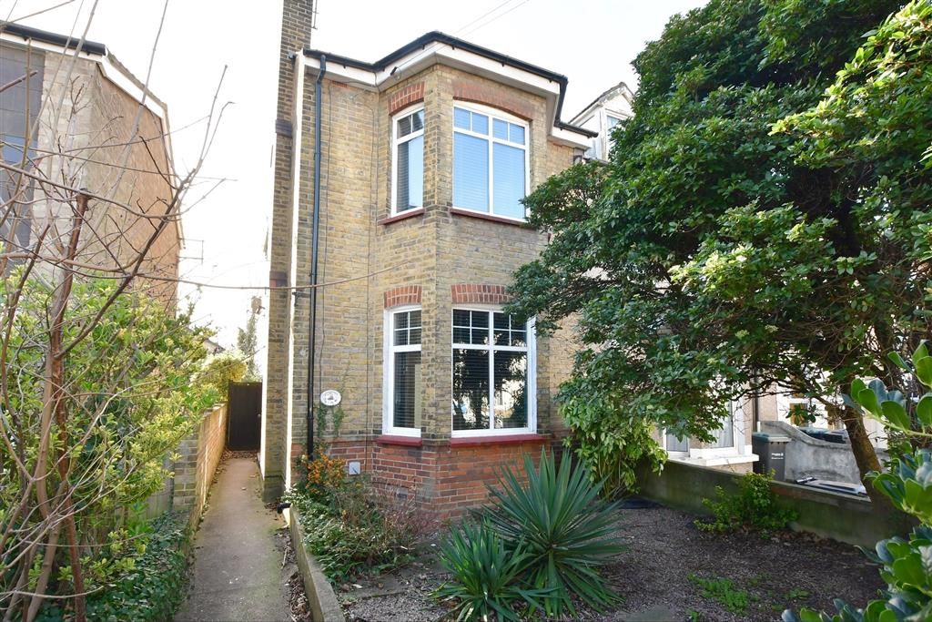 5 bed end terrace house for sale in Old Road West, Gravesend, Kent DA11