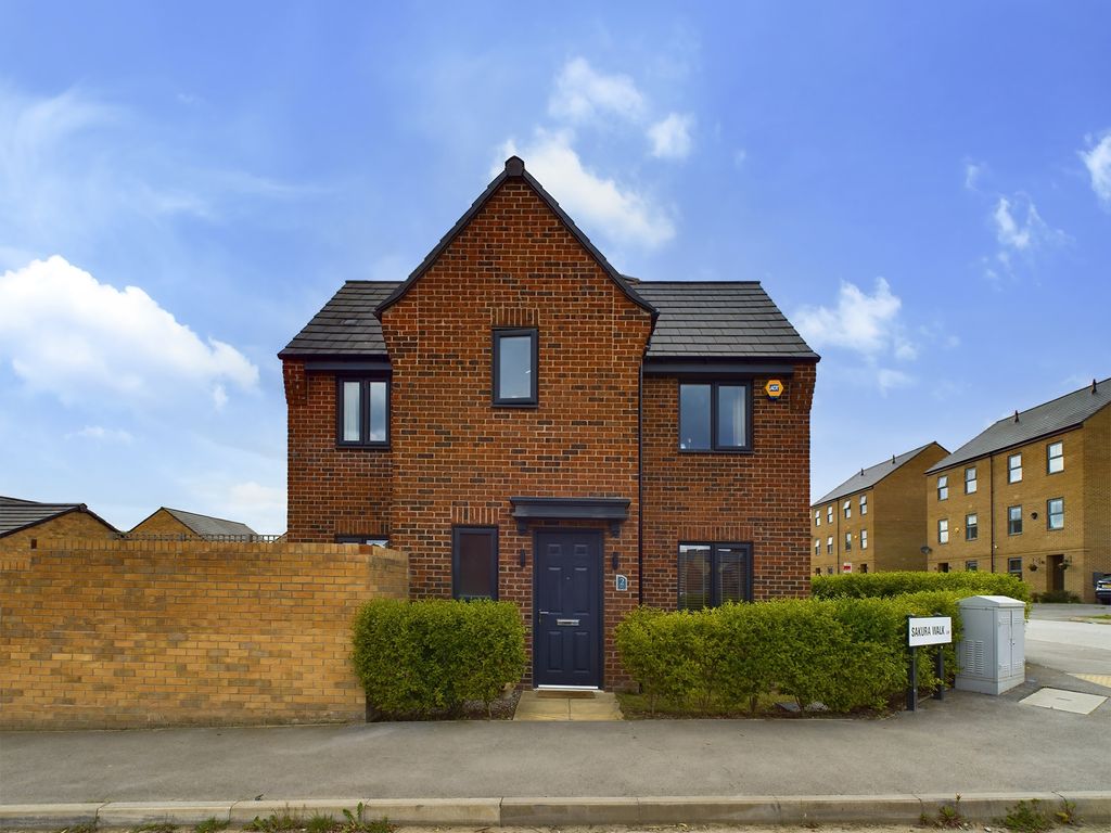 3 bed semidetached house for sale in Sakura Walk, Seacroft, Leeds LS14