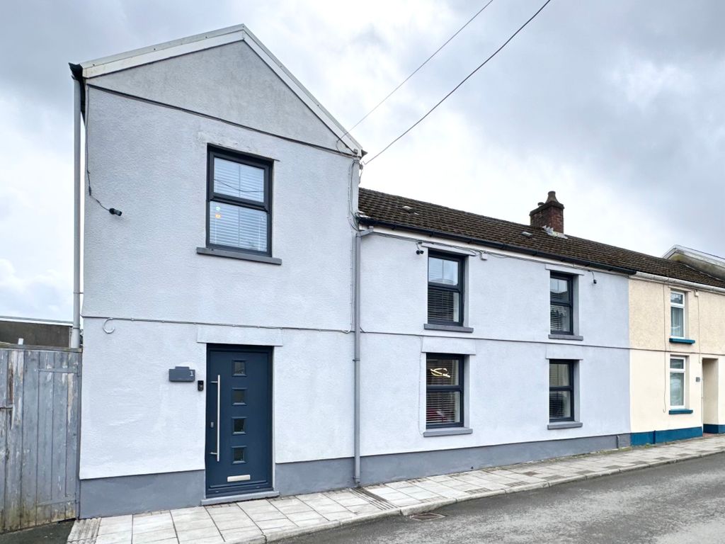 4 bed end terrace house for sale in Hill Street, Aberaman, Aberdare