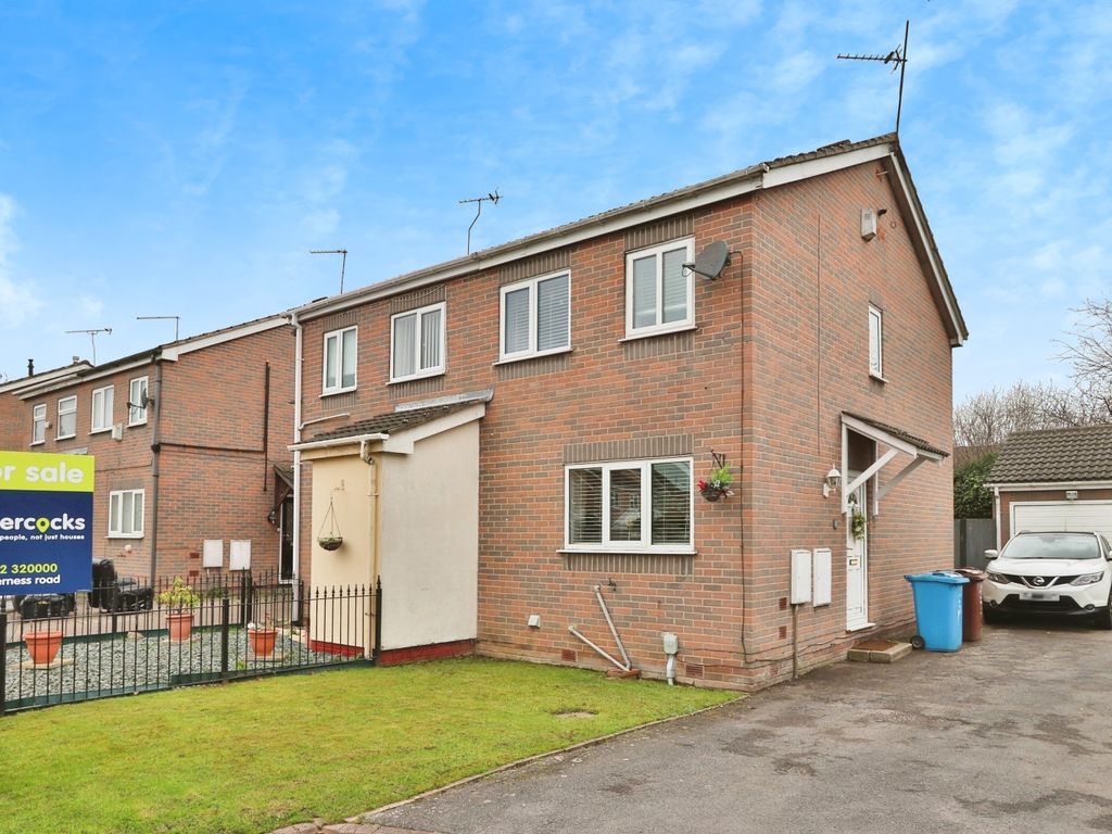 2 bed semidetached house for sale in Swainby Close, Hull HU8, £140,000