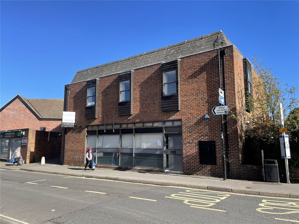 Retail premises to let in New Road, Hythe, Southampton, Hampshire SO45
