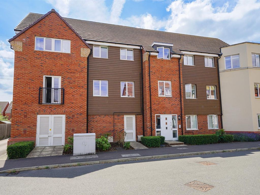 2 bed flat for sale in Fieldfare, Leighton Buzzard LU7 Zoopla