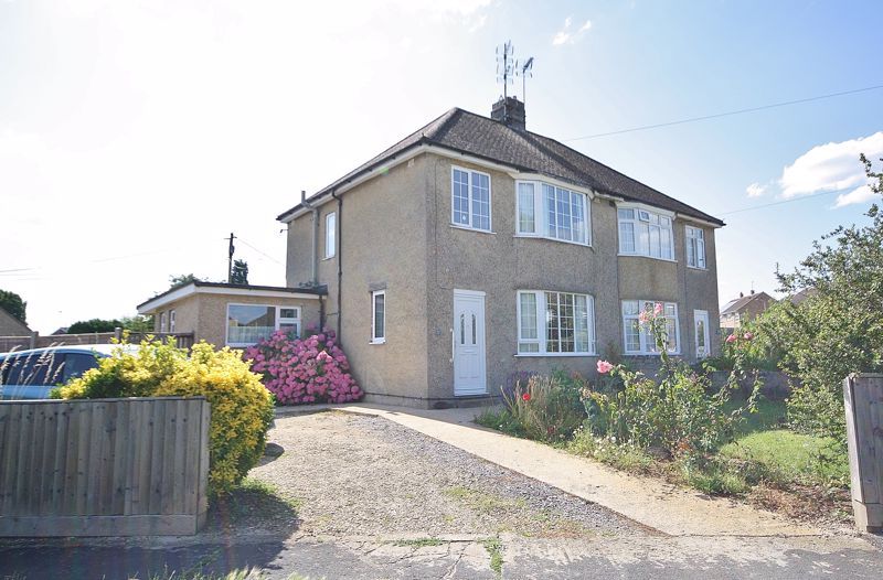 3 bed semidetached house for sale in Schofield Avenue, Witney OX28