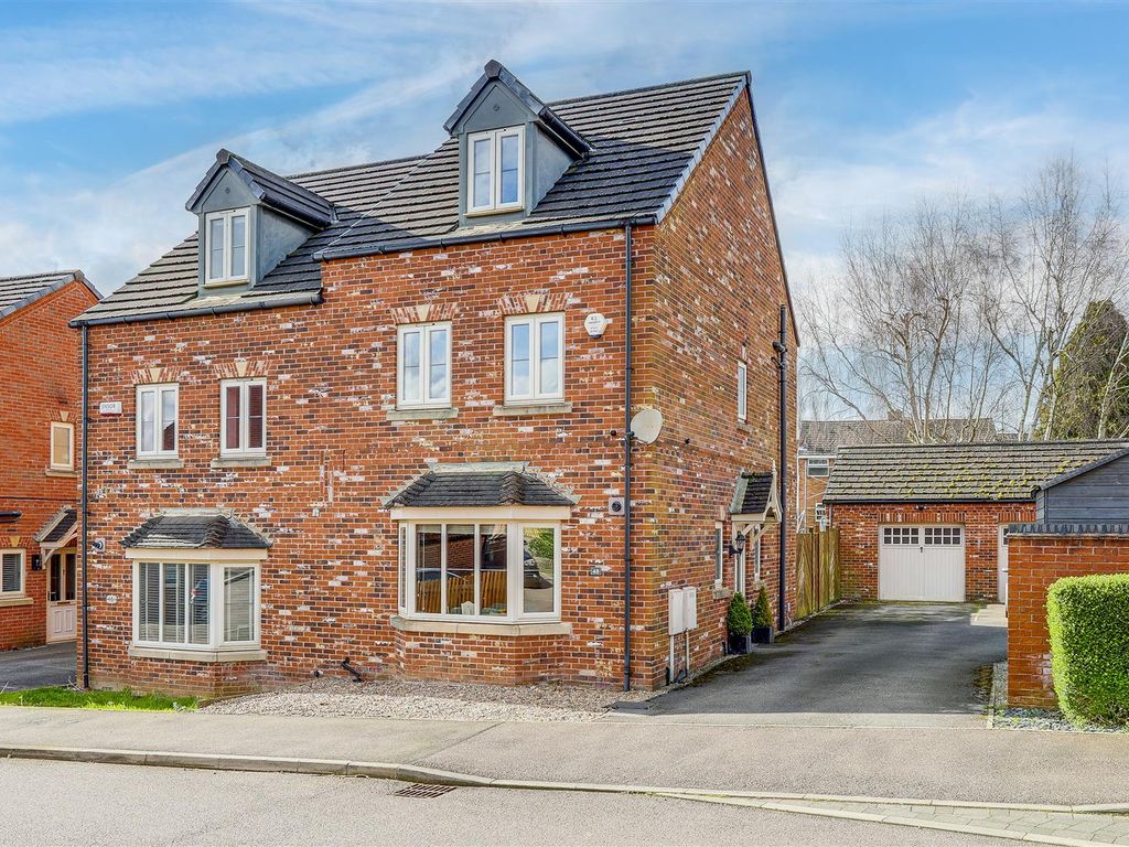 4 bed semidetached house for sale in Betts Avenue, Hucknall