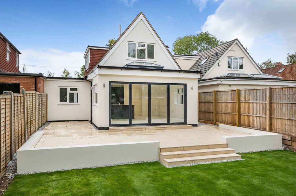 4 bed detached house for sale in Reading Road, Winnersh, Wokingham RG41
