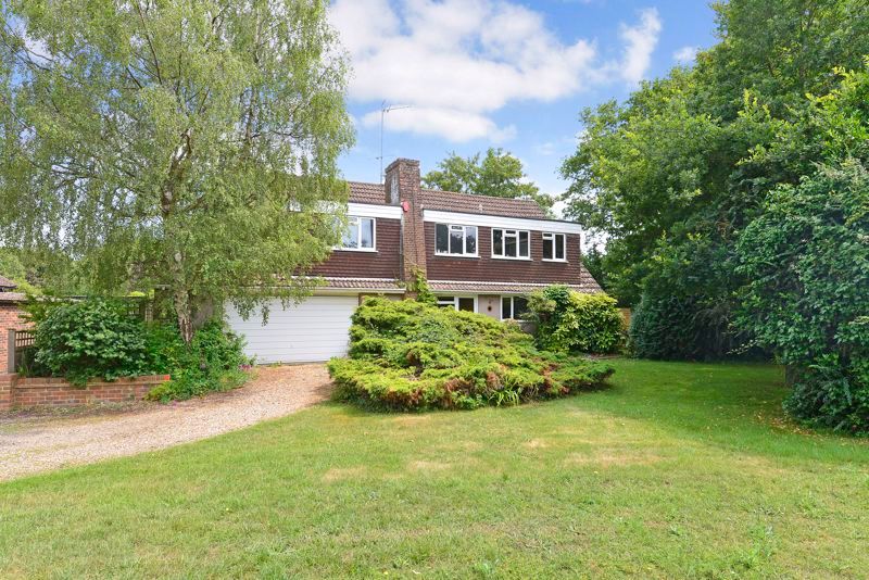 5 bed detached house for sale in Loxwood Road, Alfold, Cranleigh GU6, £