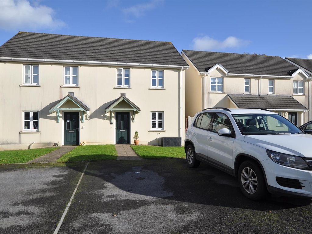 3 bed property for sale in Clos Griffith Jones, St. Clears, Carmarthen