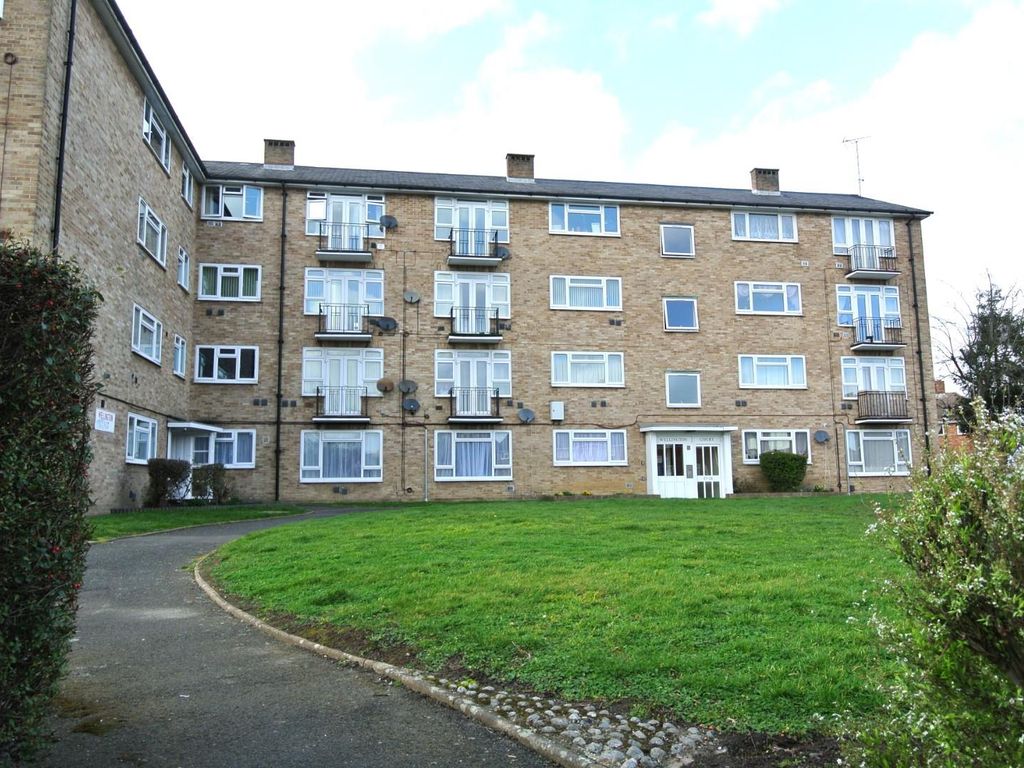 1 bed flat for sale in Wellington Court, Clare Road, StainesUpon