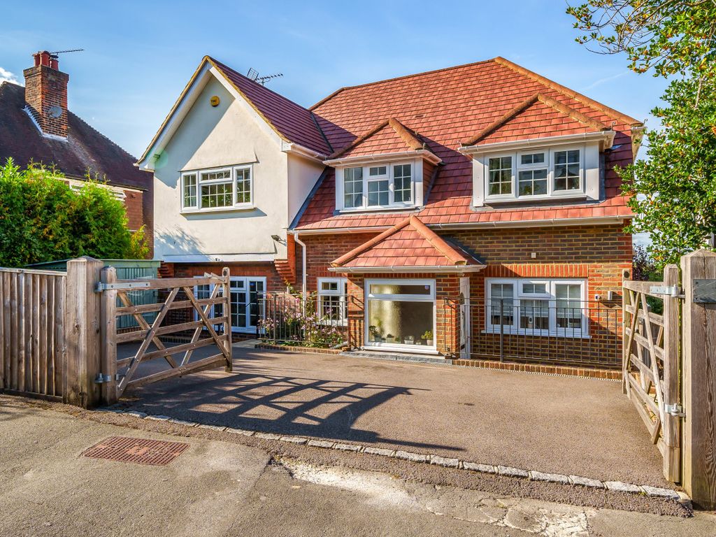5 bed detached house for sale in Mountside, Guildford, Surrey GU2, £