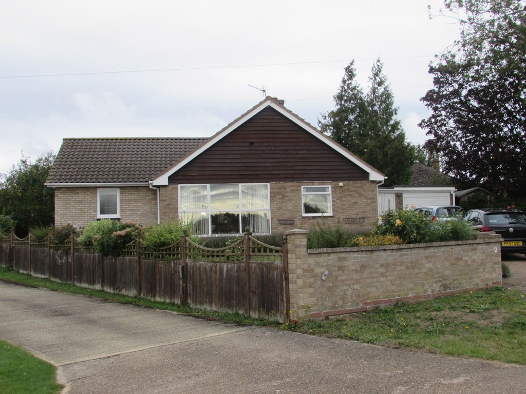 3 bed detached bungalow to rent in Mill Close, Little Stukeley