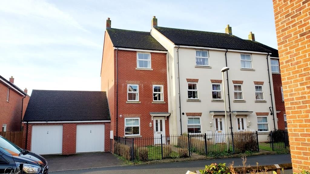 4 bed town house to rent in Waddington Way Kingsway, Quedgeley