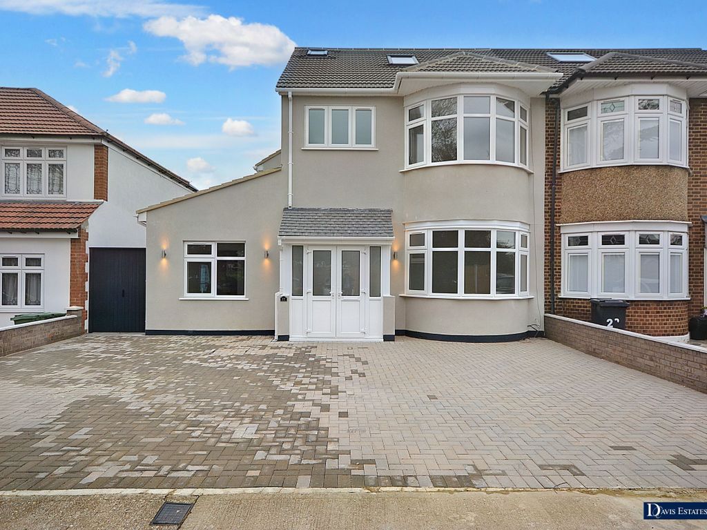5 bed semidetached house for sale in Pettits Boulevard, Rise Park