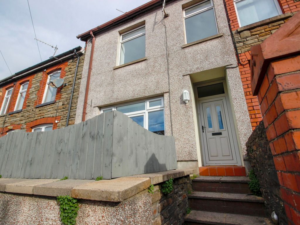 3 bed terraced house to rent in Park Terrace, Woodfieldside, Blackwood