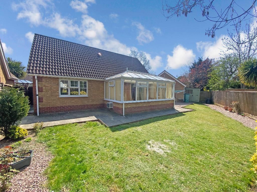 2 bed detached bungalow for sale in Southfields Close, Wisbech, Cambs PE13, £210,000 Zoopla