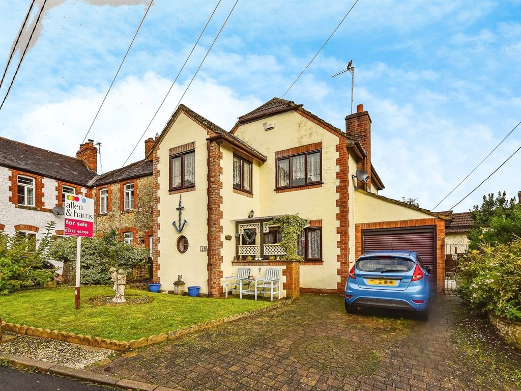 3 bed detached house for sale in Marsh Street, Warminster BA12, £