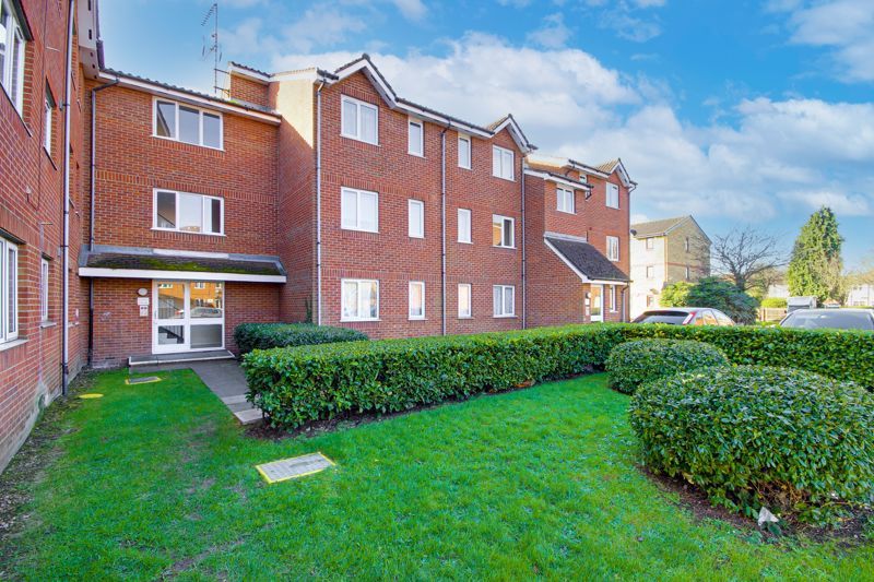 Martin Close, Edmonton N9