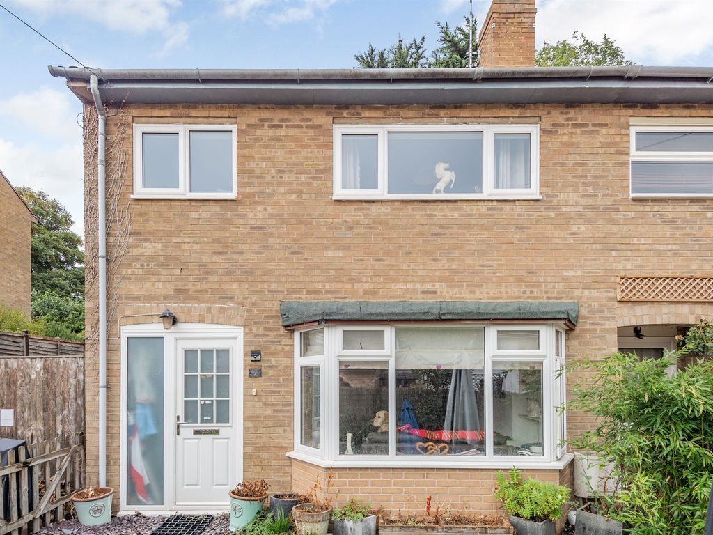 3 bed semidetached house for sale in Deweys Close, North Luffenham