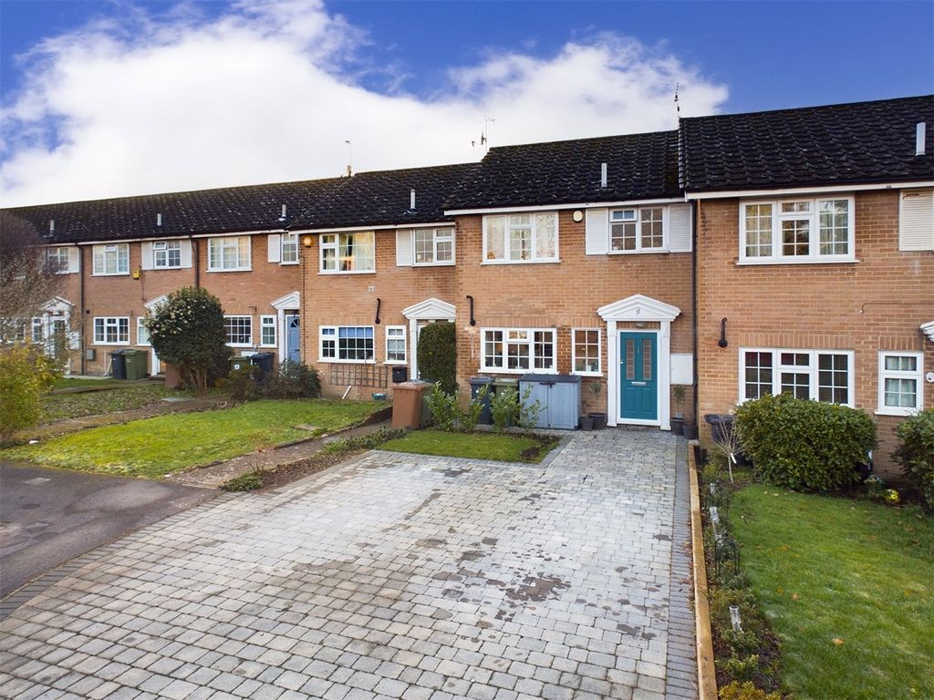 3 bed terraced house for sale in Regalfield Close, Guildford, Surrey