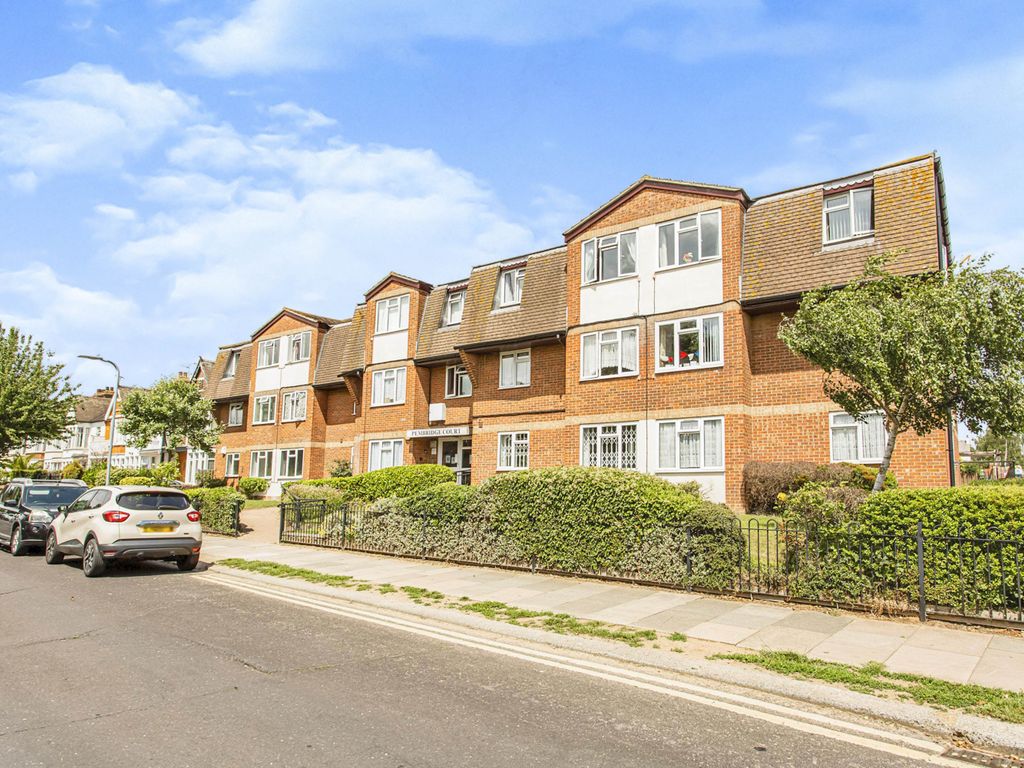 1 bed flat for sale in Pembridge Court, Riviera Drive, SouthendOnSea