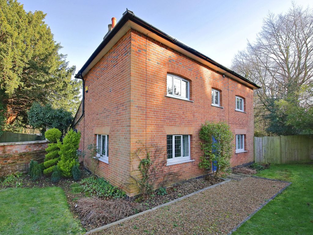 2 bed detached house for sale in Sandy Lodge Road, Rickmansworth WD3