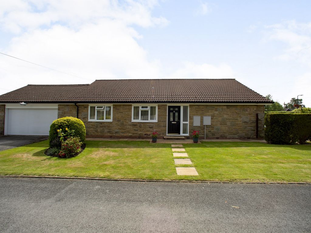3 bed bungalow for sale in Sandringham Place, Ravenfield, Rotherham