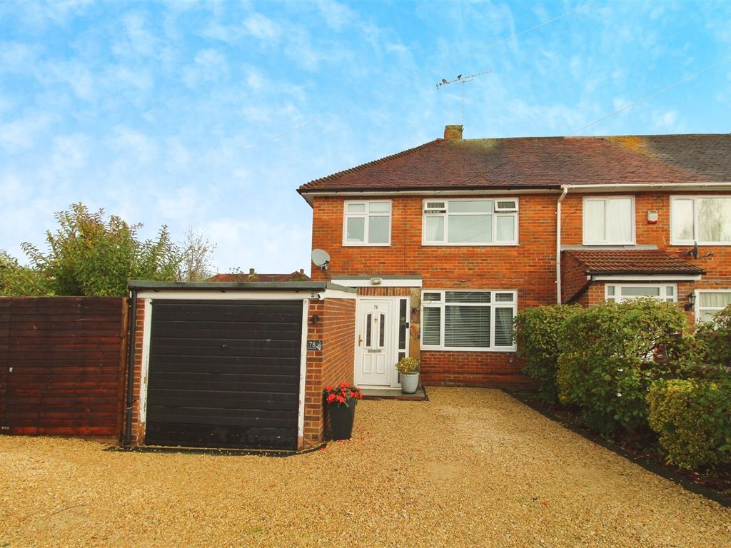 3 bed terraced house for sale in Doddsfield Road, Slough SL2, £450,000