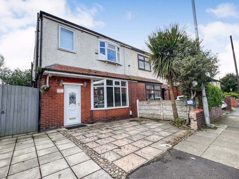 4 bed semidetached house for sale in Lever Edge Lane, Morris Green
