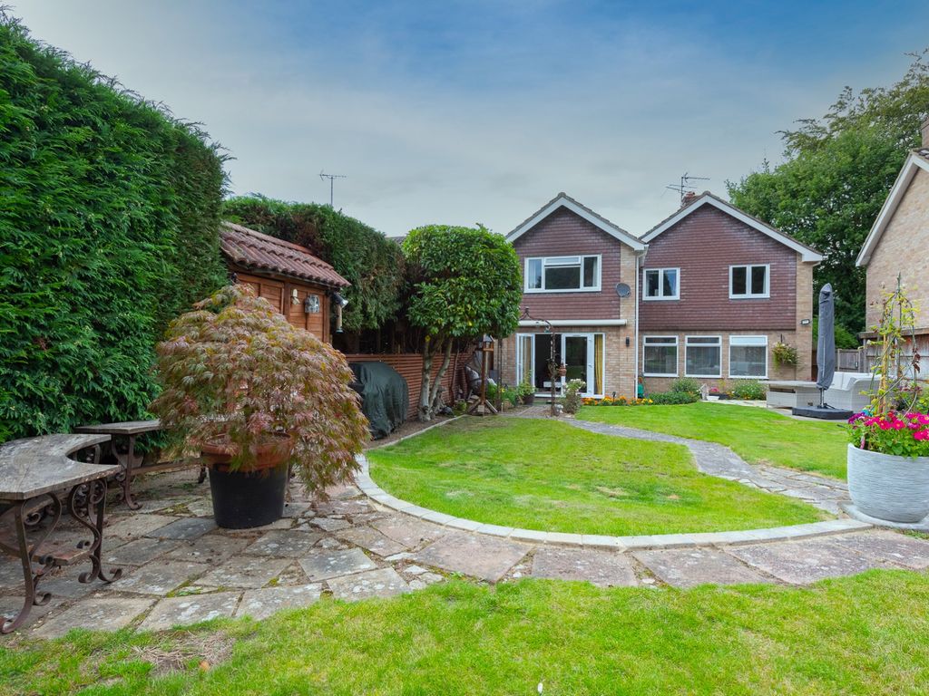 4 bed linkdetached house for sale in Hawley Road, Blackwater