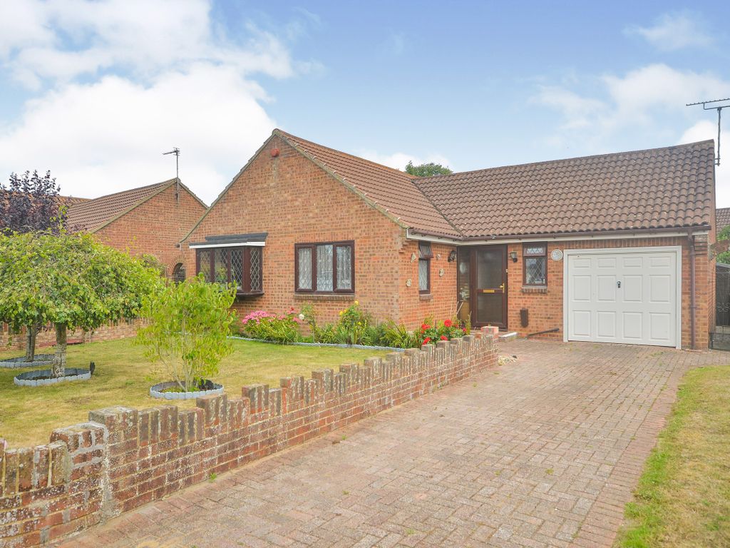 3 bed bungalow for sale in Copperfields, Lydd, Romney Marsh, Kent TN29