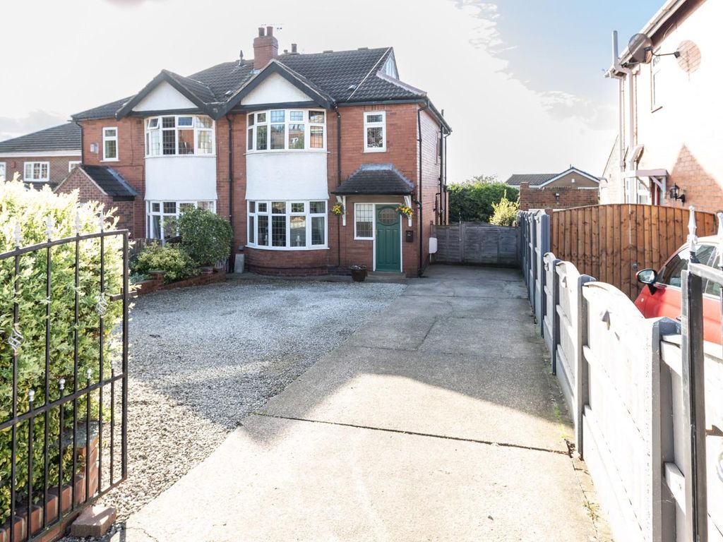 4 bed semidetached house for sale in Sheepwalk Lane, Castleford WF10