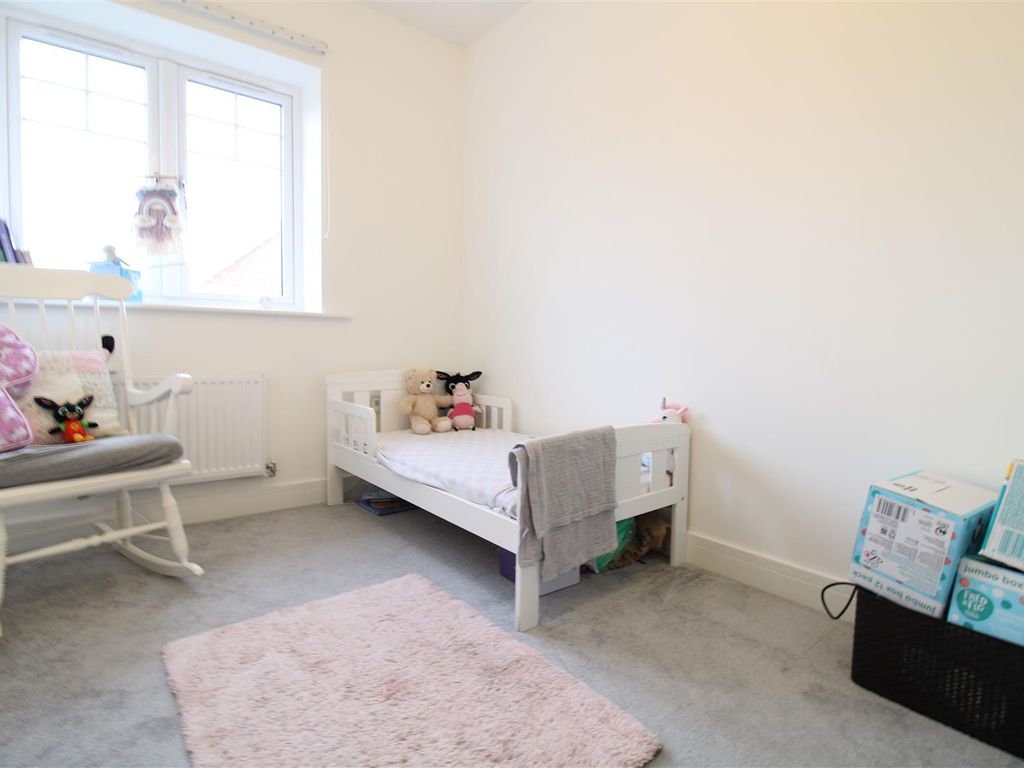 3 bed semidetached house to rent in Winchester Road, Botley