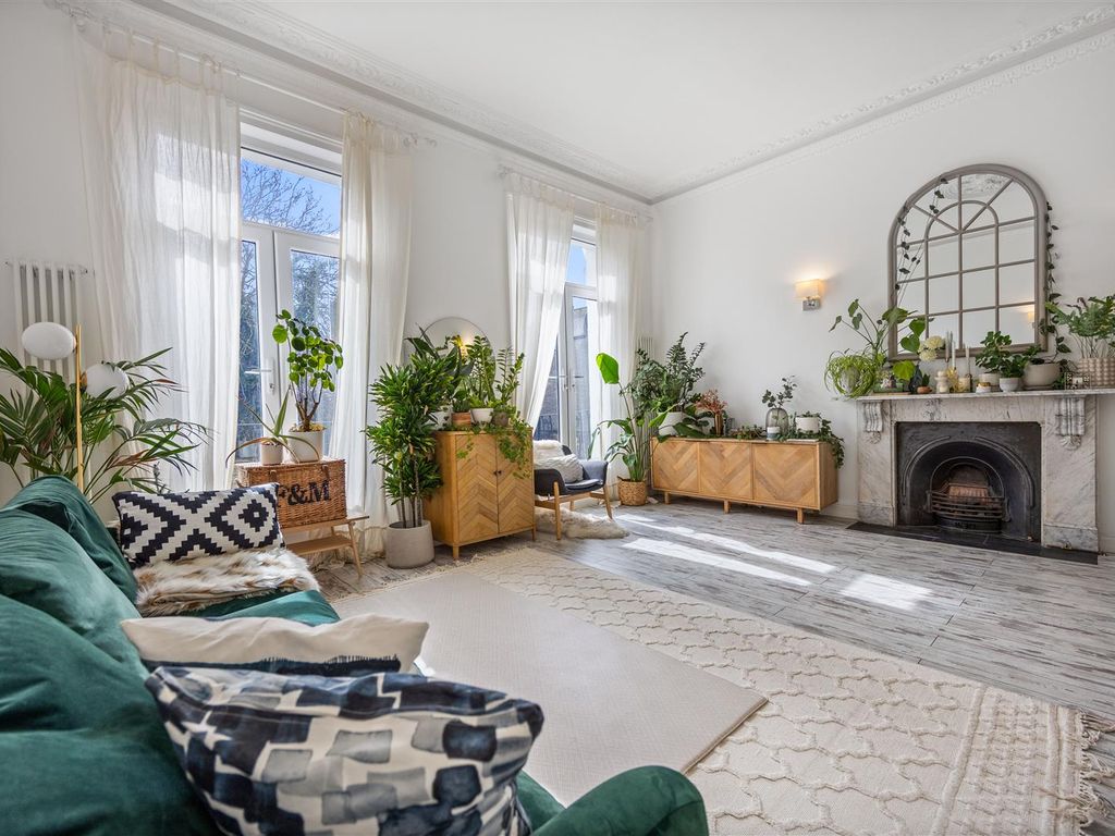 1 bed flat for sale in Englands Lane, London NW3, £725,000 Zoopla