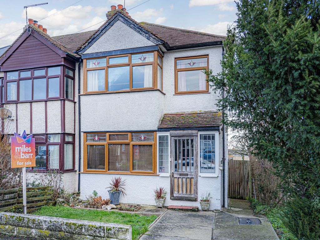 3 bed semidetached house for sale in Clover Rise, Whitstable CT5 Zoopla