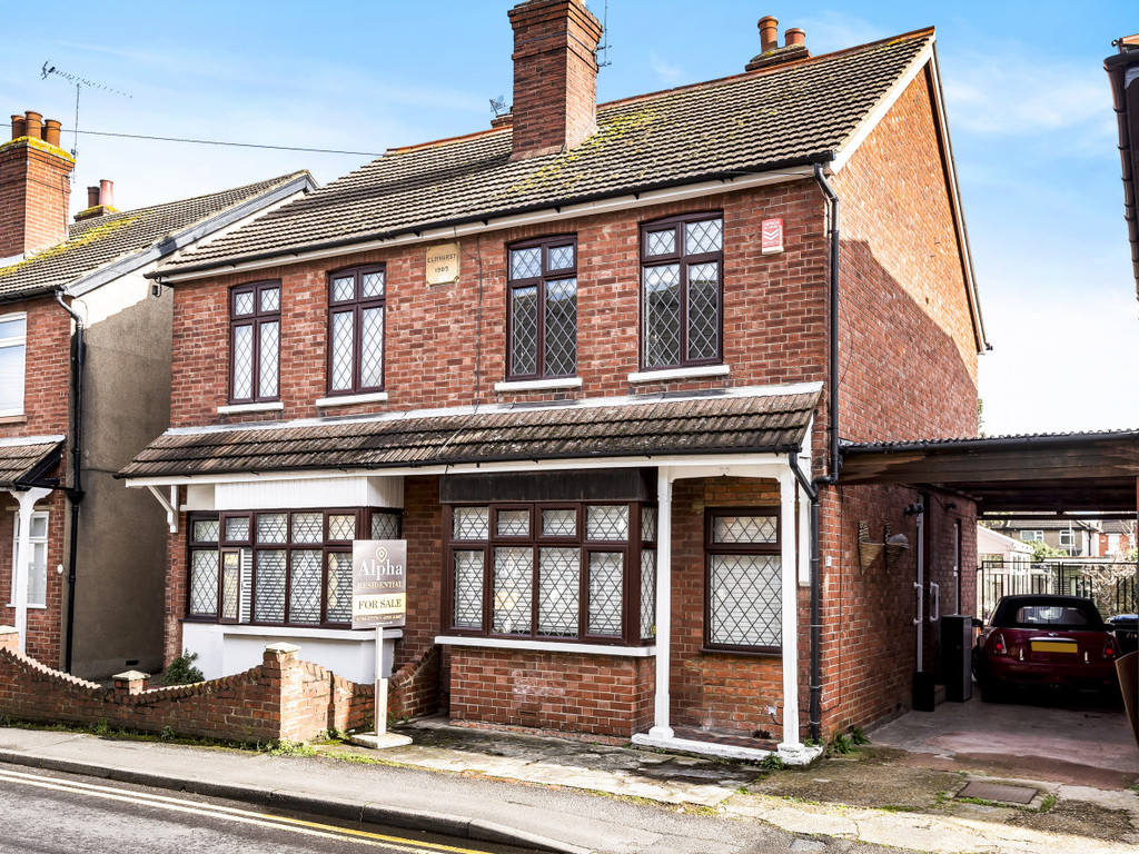 76 Hummer Road, Egham TW20  