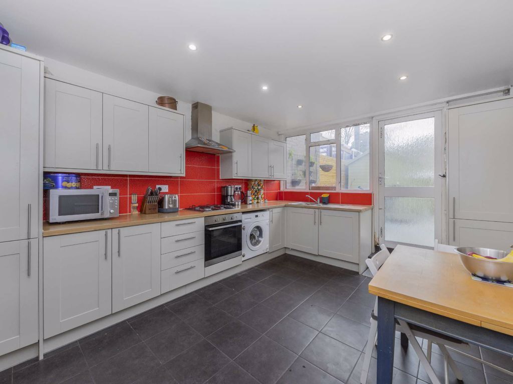 3 bed terraced house to rent in Coburg Crescent, London SW2 Zoopla