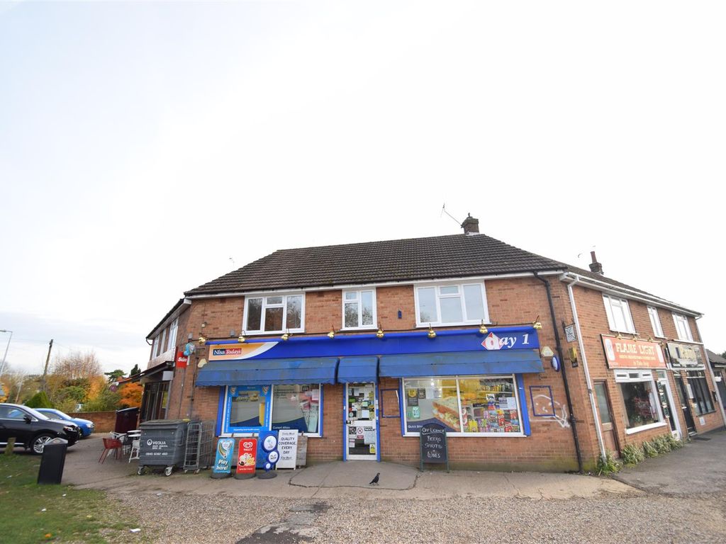 2 bed to rent in Watford Road, Chiswell Green, St.Albans AL2